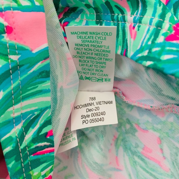 Lilly Pulitzer Lilshield Palm Tree UPF 50+ Cowlneck Top Small NWT - Picture 8 of 9
